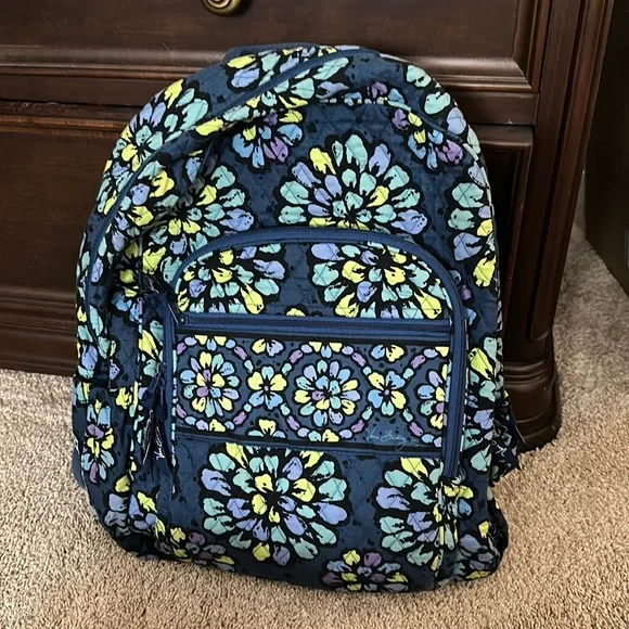 Vera Bradley Indigo Pop Quilted Cotton Convertible Backpack Tote Bag Floral Vera Bradley Double Zip Quilted Backpack Indigo Pop Blue  main image 4